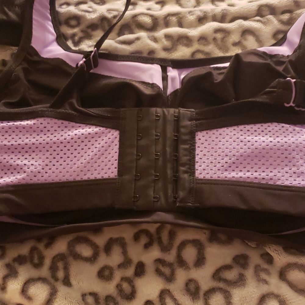 Sports bra - Picture 2 of 2